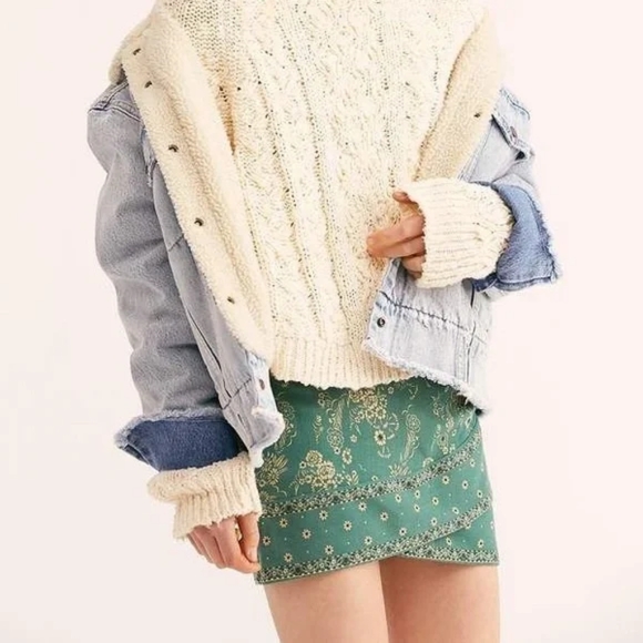 Free People - Faux Wrap Mini Skirt, Bandana Style - Size 4 (Green Floral) - Picture 4 of 15